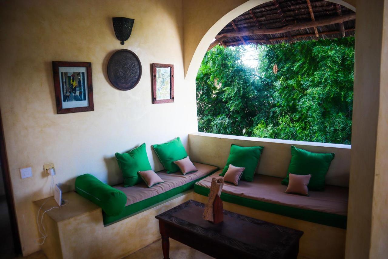 Bed and Breakfast Lajoya House Ламу Экстерьер фото