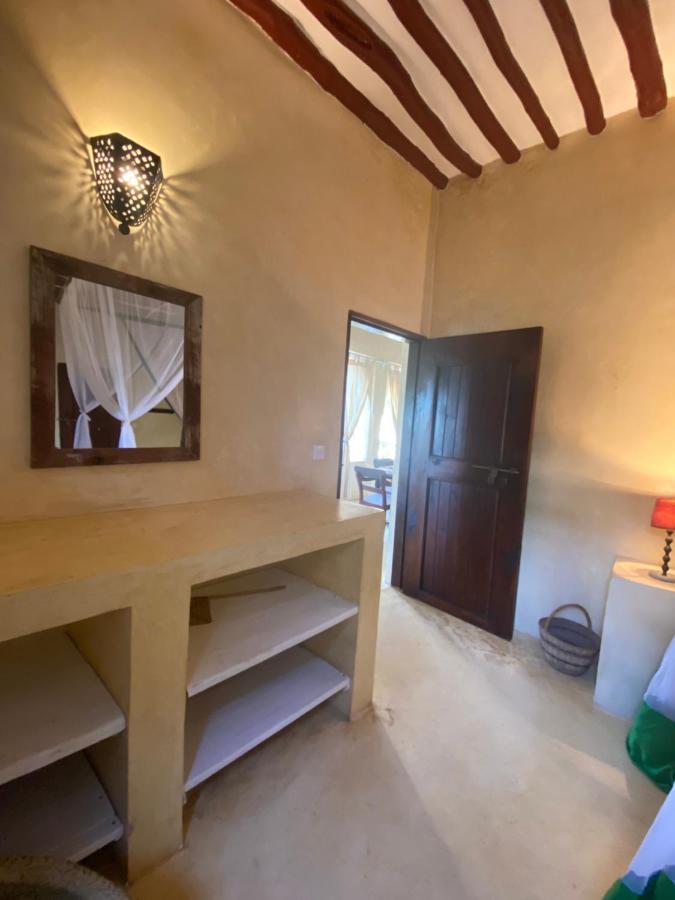 Bed and Breakfast Lajoya House Ламу Экстерьер фото