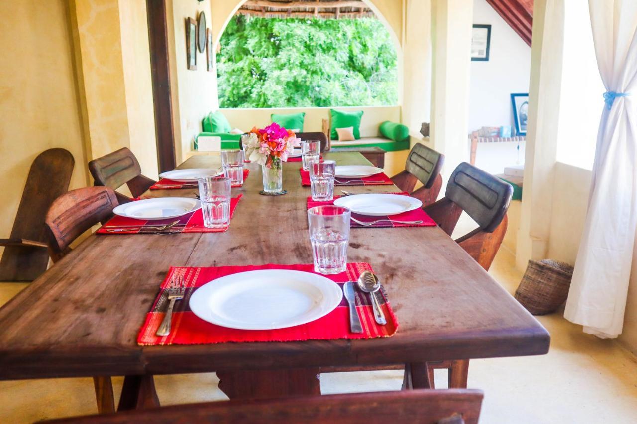 Bed and Breakfast Lajoya House Ламу Экстерьер фото