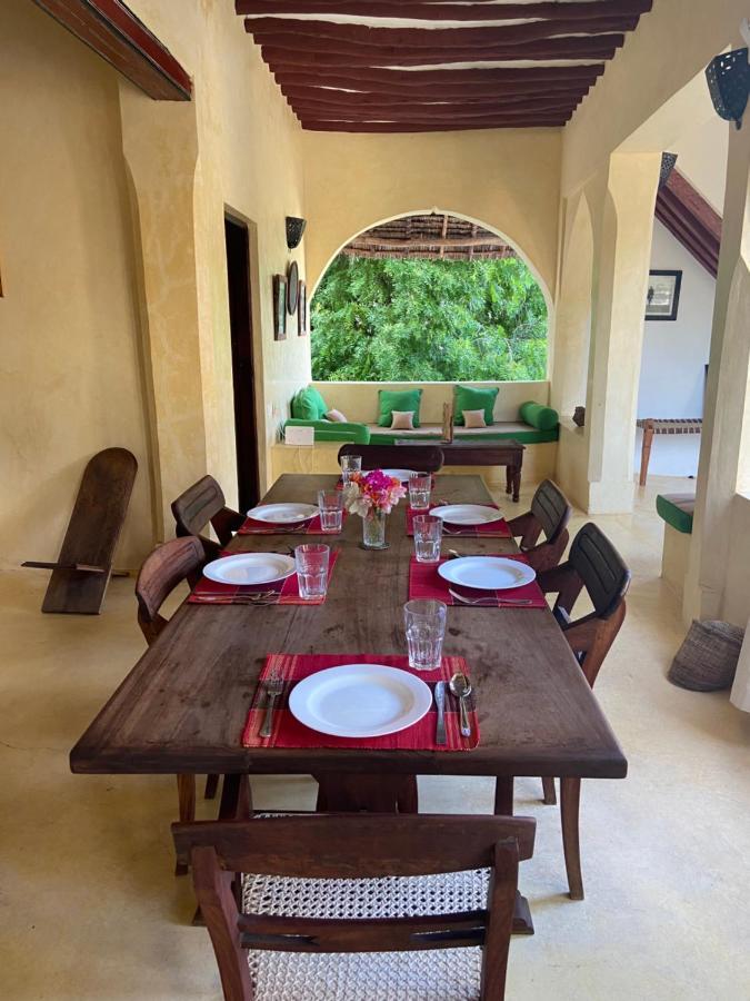 Bed and Breakfast Lajoya House Ламу Экстерьер фото