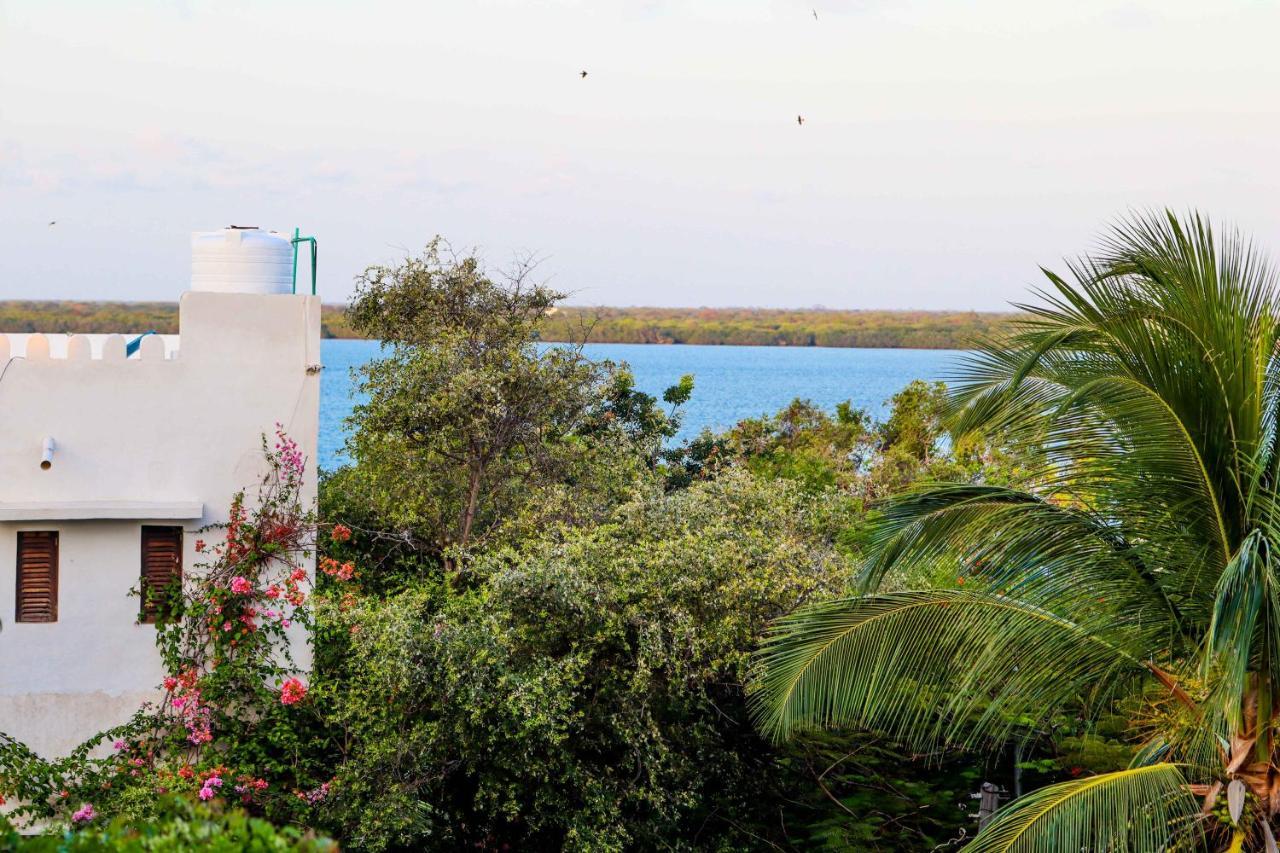 Bed and Breakfast Lajoya House Ламу Экстерьер фото