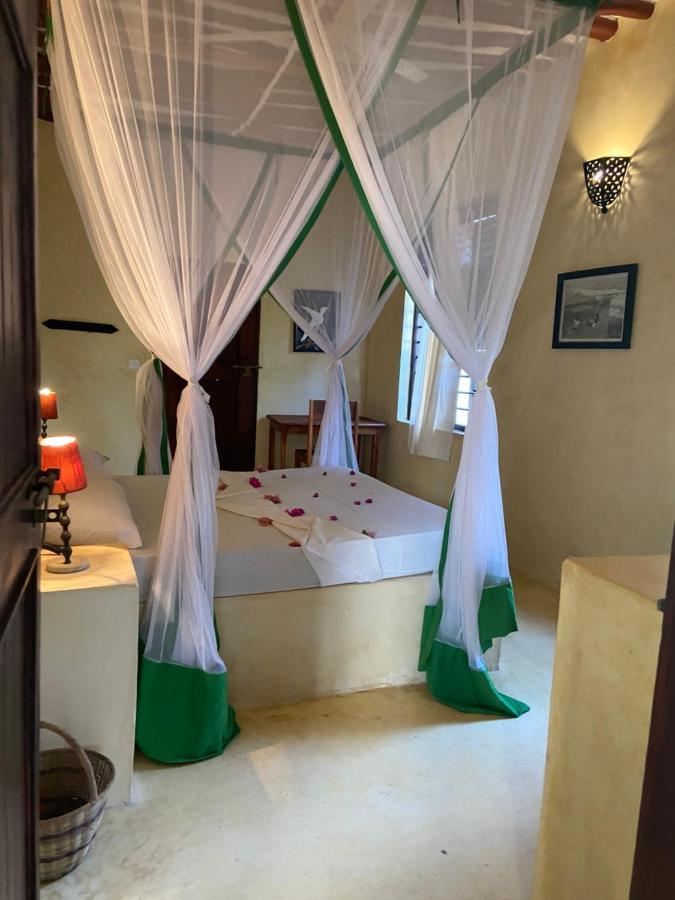 Bed and Breakfast Lajoya House Ламу Экстерьер фото